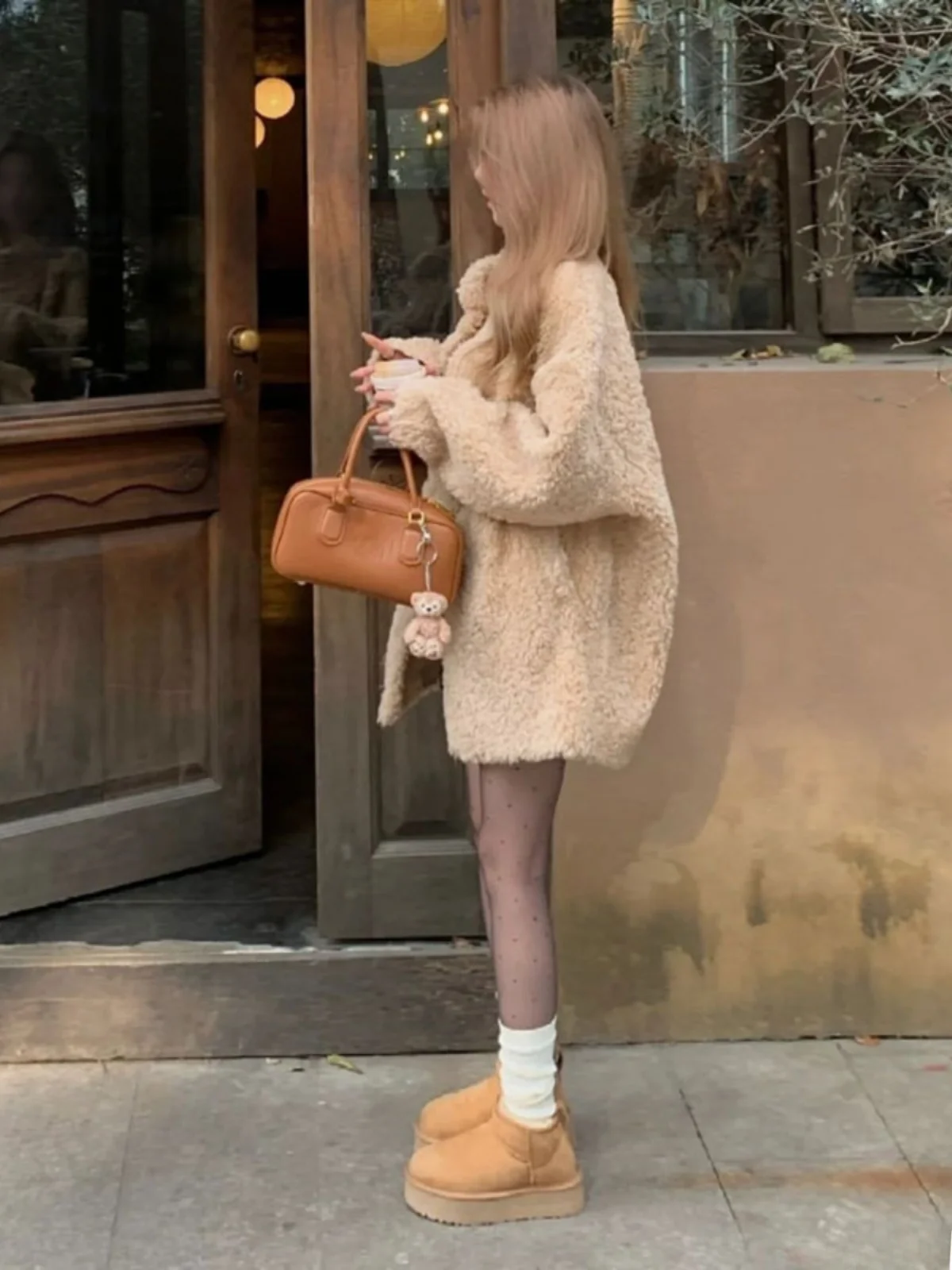 

Элегантное женское пальто из утолщенной кожи премиум-класса с интегрированным экологичным мехом, весенняя верхняя одежда, теплая, однотонная, универсальный крой