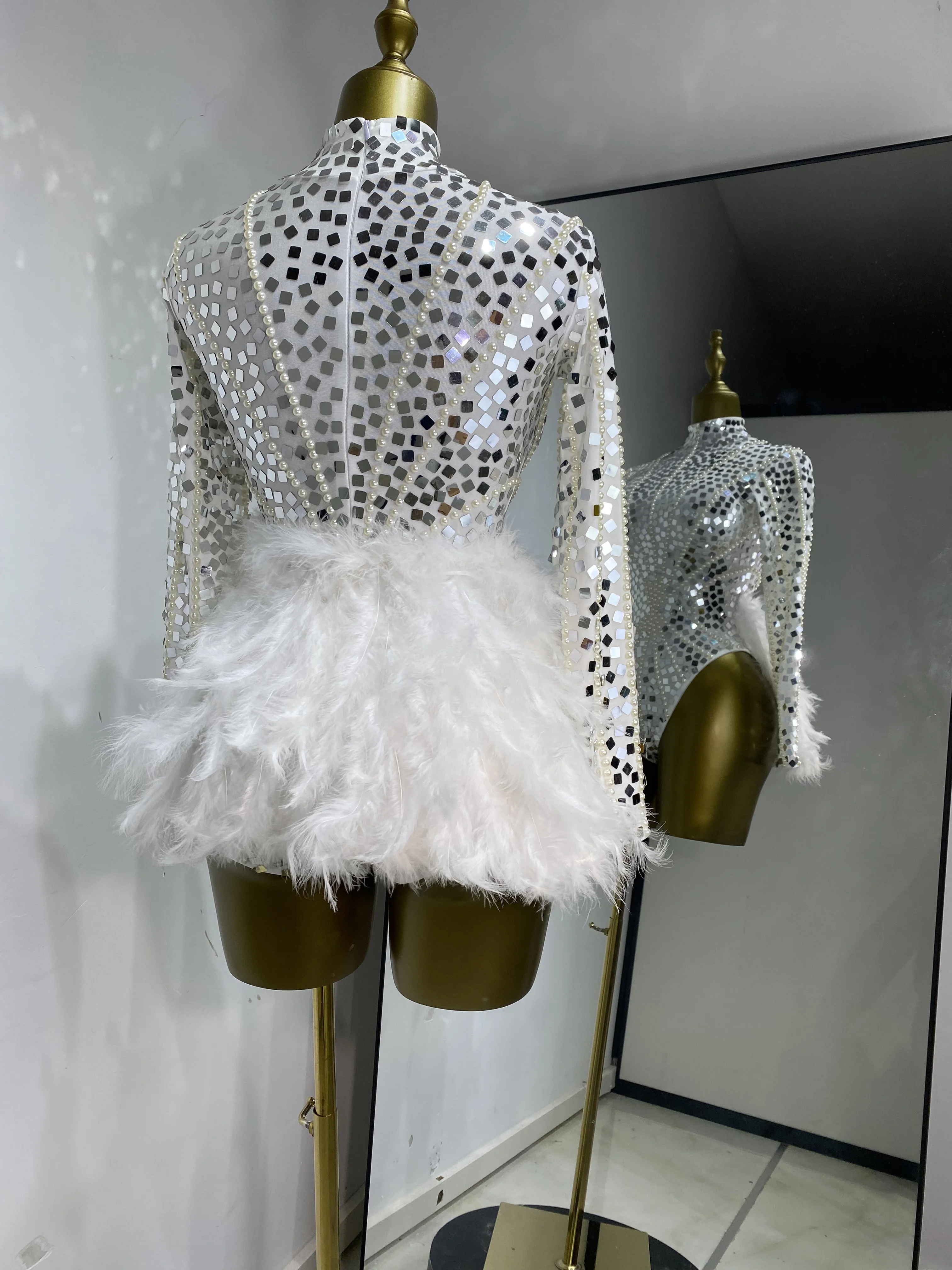 Funkelnder weißer Pailletten-Perlenfedern-Stretch-Body für Damen, sexy Nachtclub-Outfit, Performance, Tanz, Bühnenkostüme, Abendclub