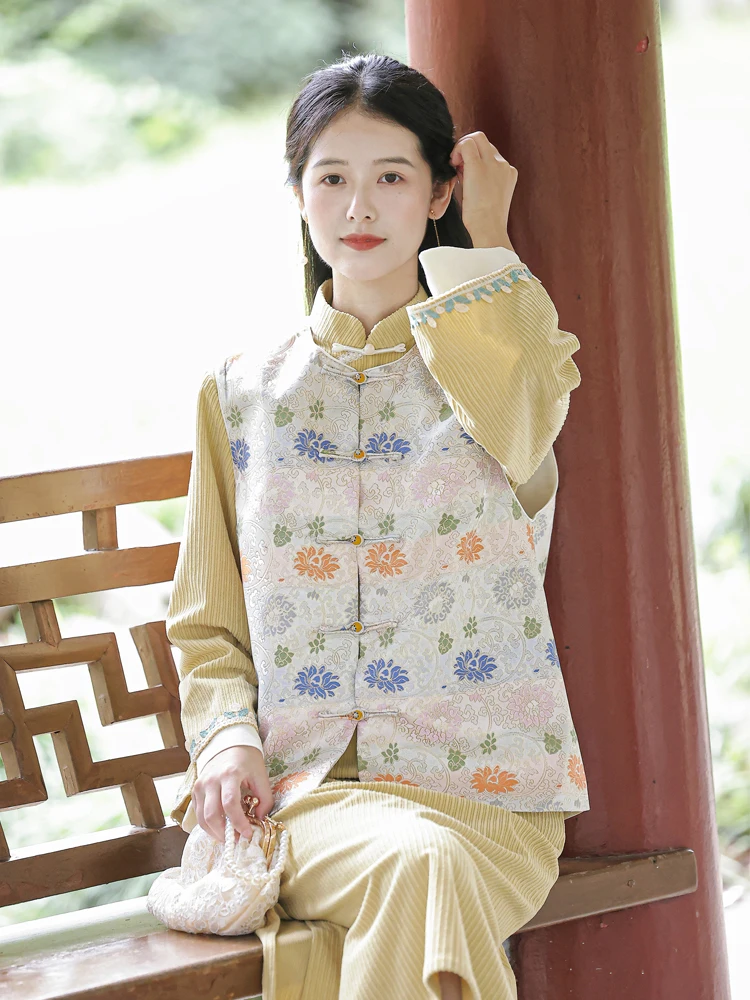 

Ele Embroidered Silk Song Jin Year Vest Autumn Winter 2025 Retro Floral Pattern Women's Faionable round Ne Bal Top