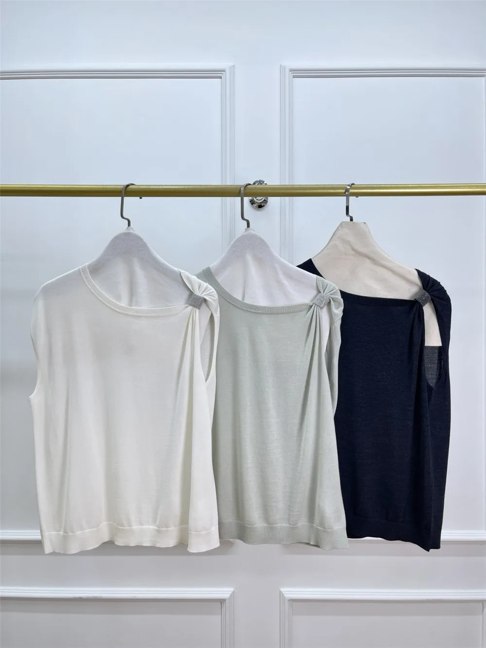 

Summer Women's Pleated Knit Vest Wool Silk Sleeveless Top Elegant Temperament