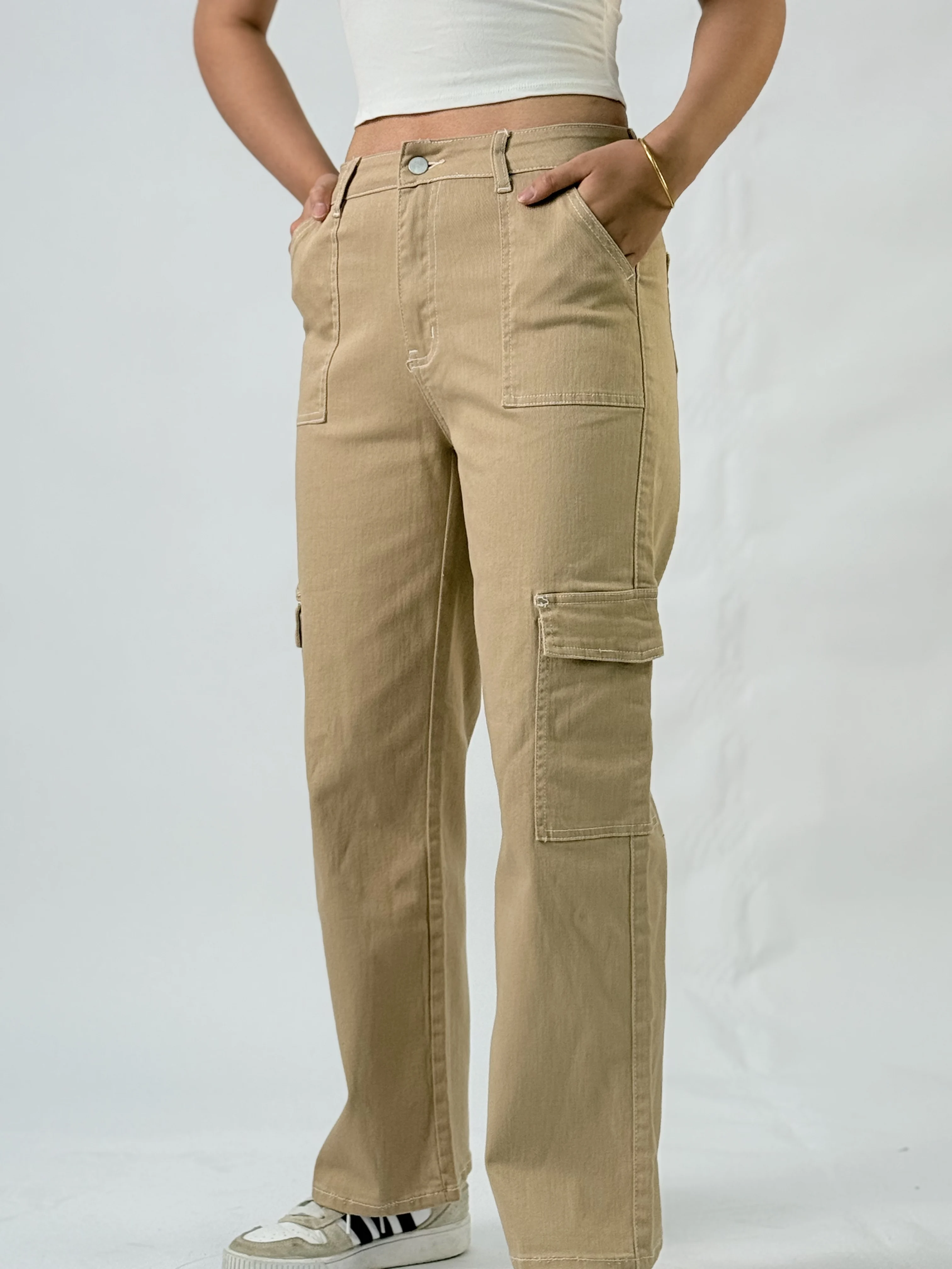

Y2K Trendy Ladies' Jeans with Industrial-style Big Pockets, Comfortable and Casual, Versatile for Daily Wears