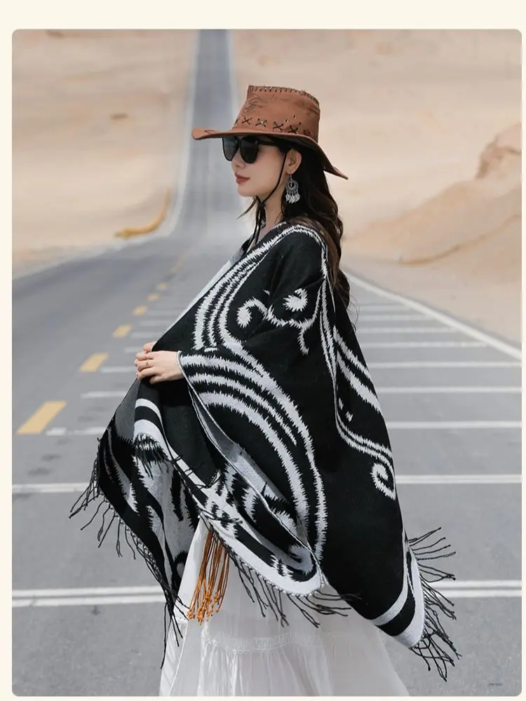 

Poncho Women's Travel Windproof Fringe Cape Simple Black and White Color-block Split Shawl Pashimina Cape Scarf