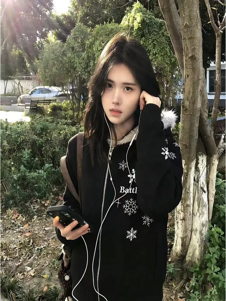 

Американская ретро-куртка с вышивкой букв и снежинок, хлопковая, женская, зимняя, теплая, свободного кроя, для пар, на молнии, с капюшоном