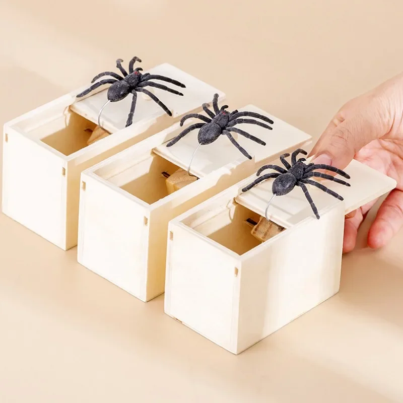 Spider Trick Scare Box April Fool's Day Halloween Prank Game Haunted House Horror Scene Layout Wooden Box Party Spider Props