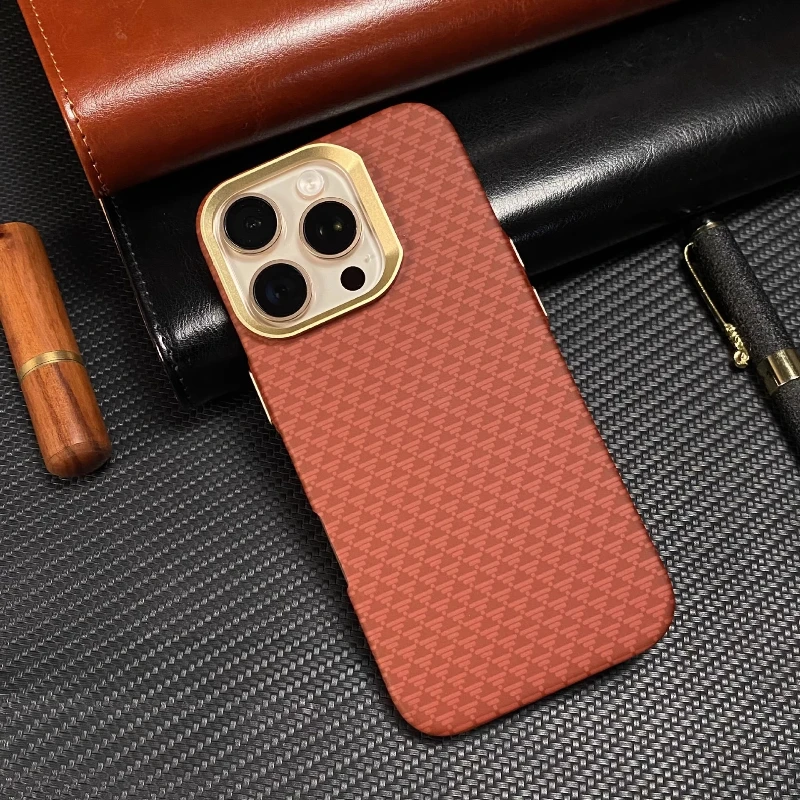 

Minimally Textured Built-in Magnetic Phone Anti Drop Protective Case Suitable for IPhone 16 Pro Promax 17air Full Series
