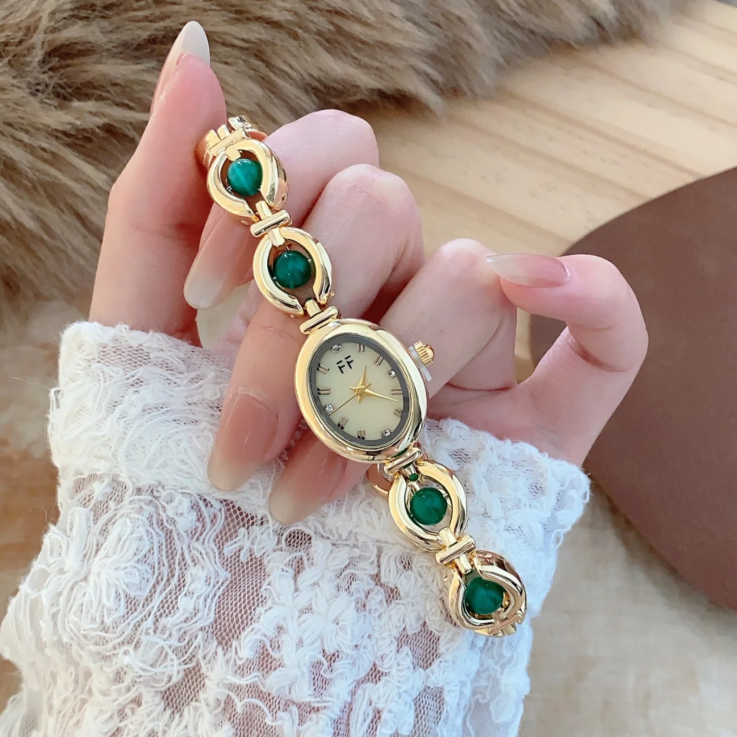 Fashionable White Green Round Beads Ladies' Watch Light Luxury Exquisite Bracelet Clock Wristwatch Retro Women's Watches Relógio