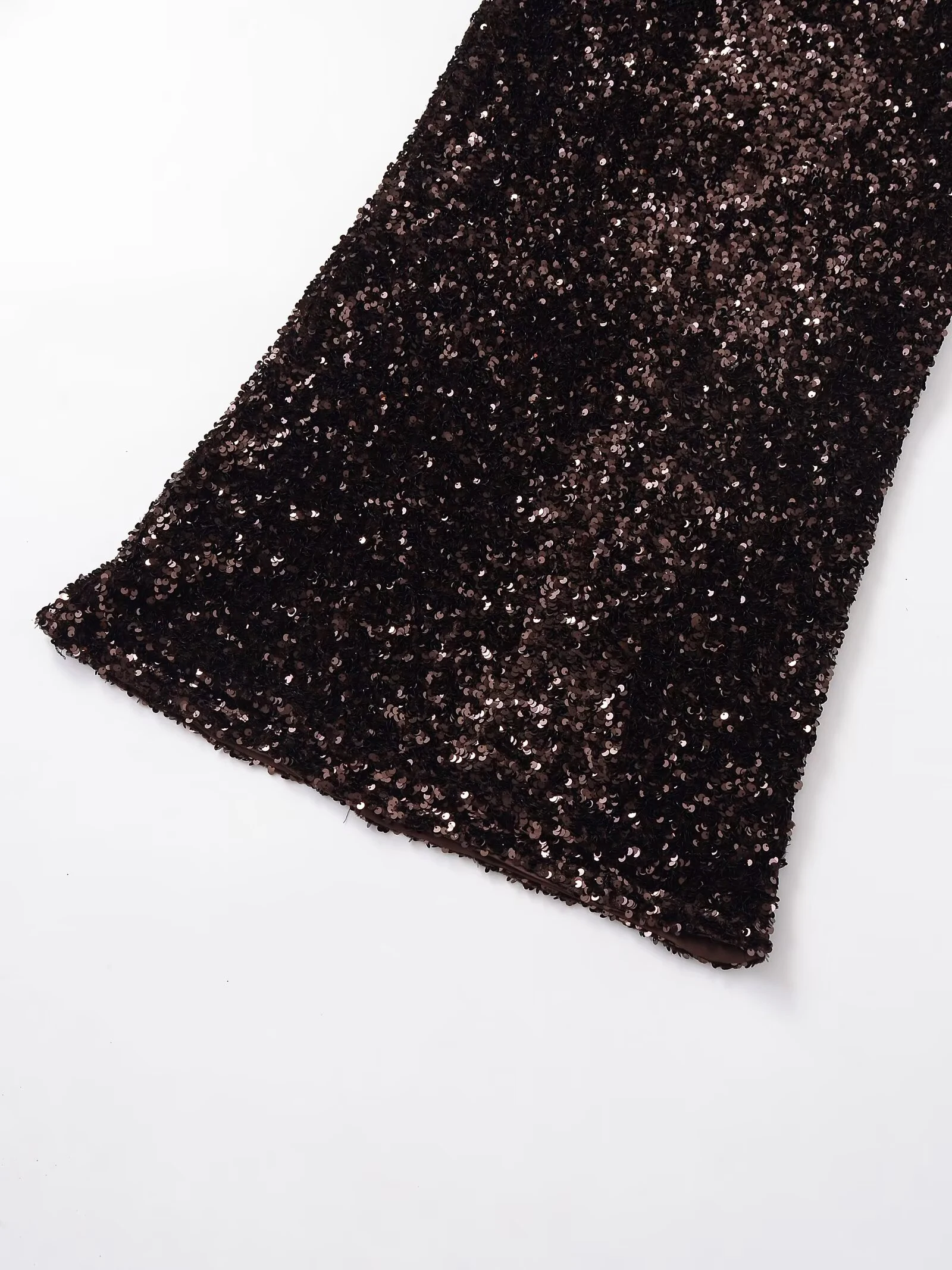 กระโปรงตกแต่งมุกทรงเอวสูง ดีไซน์ใหม่ปี 2026 สไตล์ยุโรปและอเมริกา สำหรับผู้หญิง แฟชั่นทันสมัยและใช้งานได้หลากหลาย ช่วยให้ดูผอมเพรียว