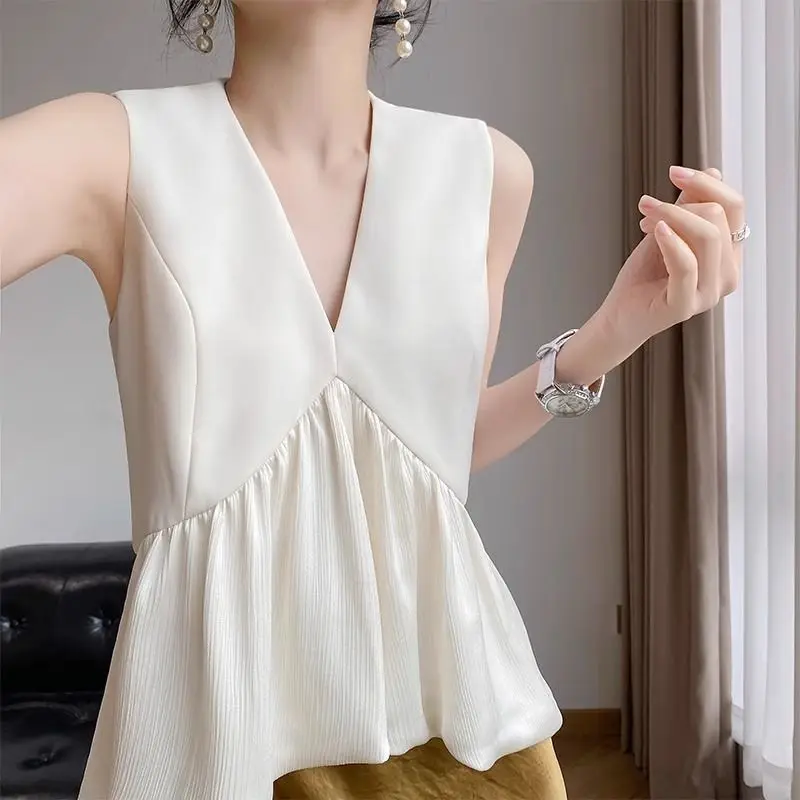 

Black White Color Block Tank Top Women French Style Ruffle Trim Sleeveless Blouse 2025 Minimalist Chic Summer Top