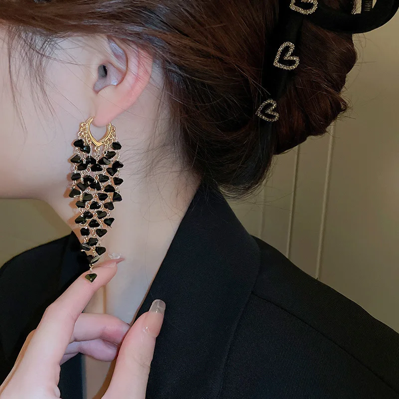 Crystal Tassel Ear Cuff for Women Light Luxury Premium Ethereal Korean Style Delicate Hypoallergenic Daily Wear