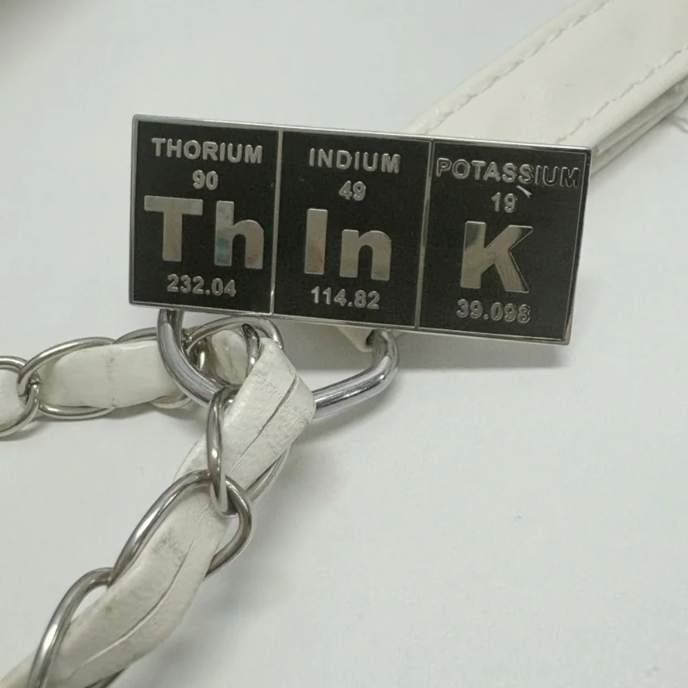 Th-In-K الجدول الدوري THORIUM INDIUM POTASSIUM THINK التعليم التسمية قراءة التفكير عاشق المكتبة المعلم هدية المينا دبوس