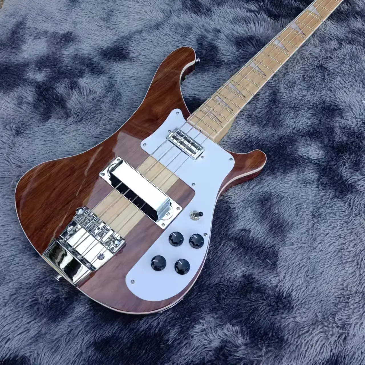 

4-series high-quality metal body walnut Ricken 4003 bass guitar Basswood body redwood Fretboard