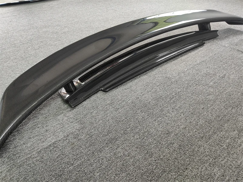 Carbon fiber Regular style rear spoiler for Audi R8 modification resin primer carbon fiber front bumper rear bumper side skirts