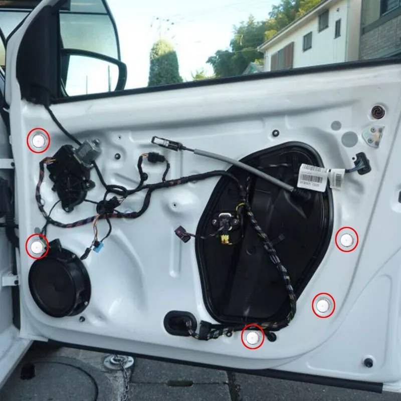 مقاطع تثبيت بطاقة لوحة باب السيارة 51418224768   ل BMW X1 X2 X3 X4 X5 X6 Z4 E61 E82 E90 E91 E92 E93 F20 F22 MINI