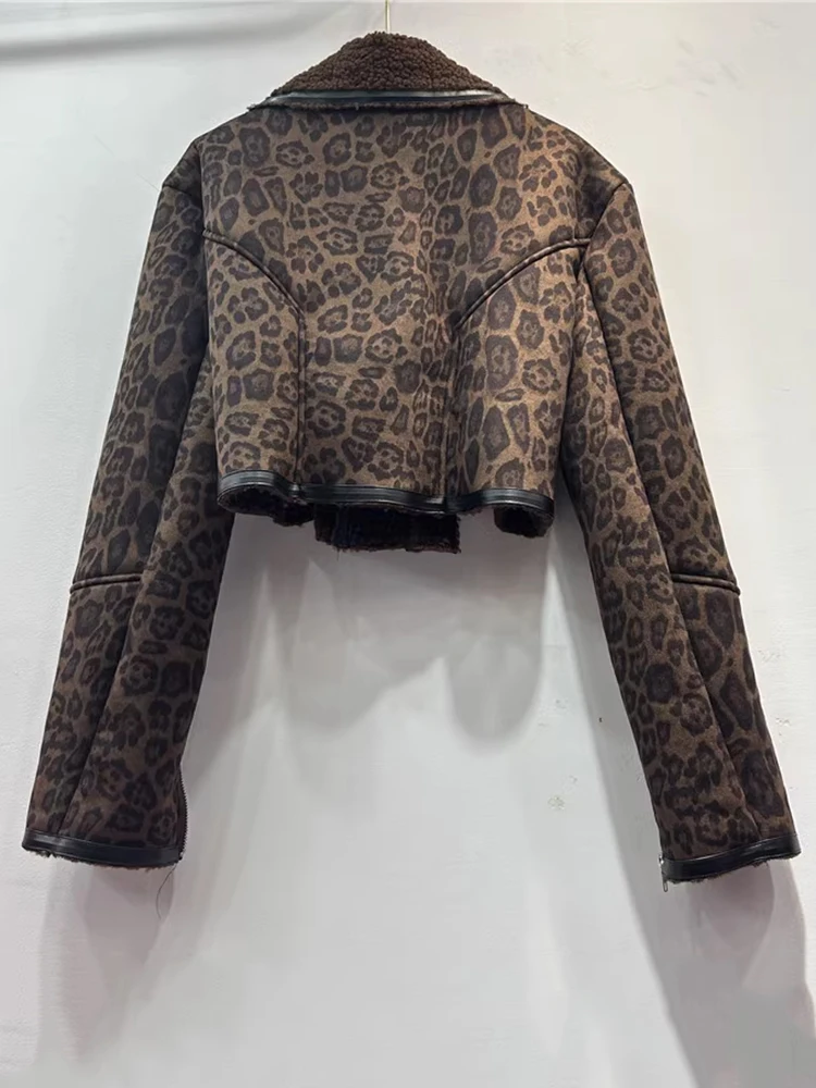 EWQ Leopard Print Faux Fur Short Jackets Women High Street Lapel Warm Thick Contrast Color Coat 2024 Winter New Clothing 27X1603