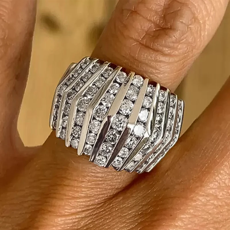 Huitan Damenringe, vollständig mit funkelndem Zirkonia besetzt, modernes Modedesign, für Hochzeit, Alltag, Party, luxuriöser, trendiger Damenschmuck