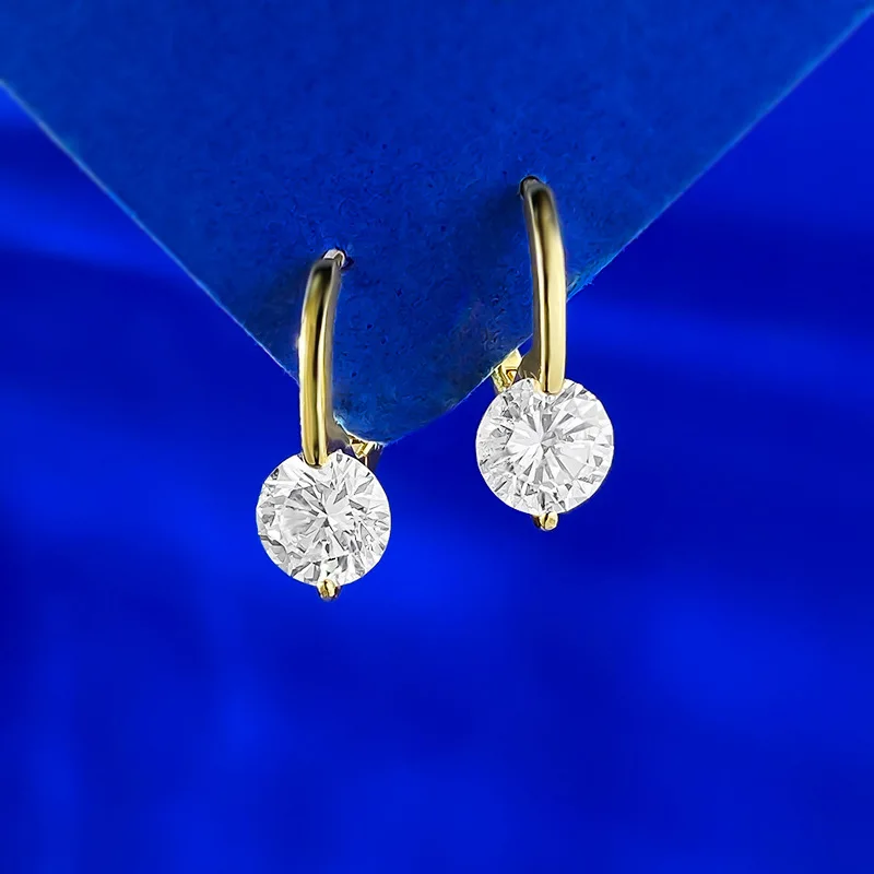 

S925 Silver Personalized Fashion Light Luxury 7.0 Classic Round Diamond Earstuds Versatile for Daily Use