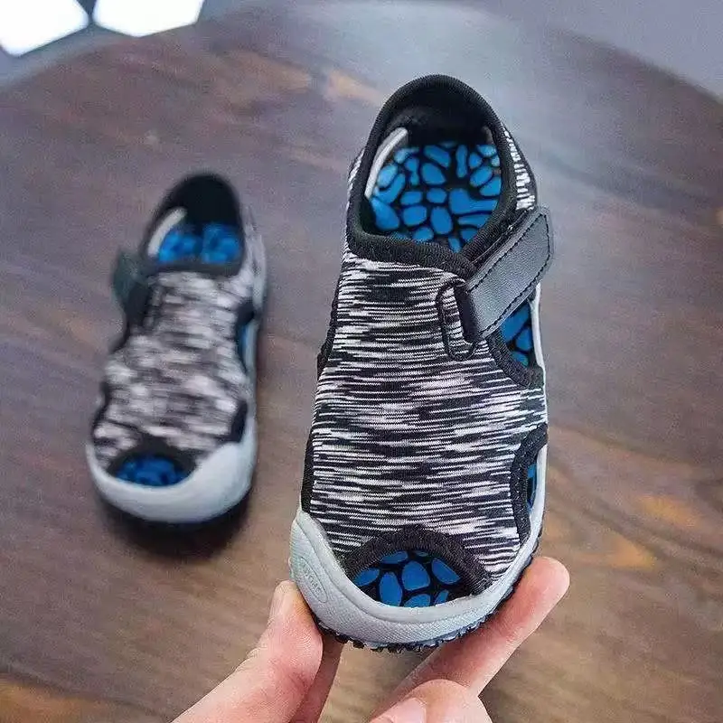 صنادل أطفال للأولاد والبنات، صنادل رياضية صيفية بغطاء لأصابع القدم، أحذية الشاطئ