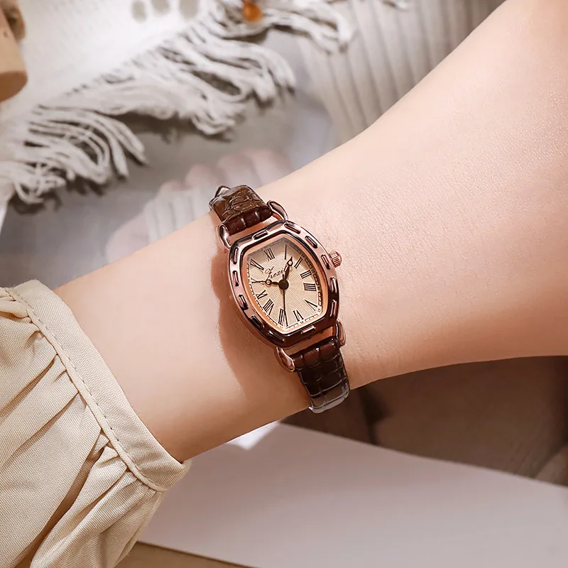 Vintage Small Barrel Shaped Women's Leather Strap Watch Elegant Small Square Ladies Wristwatch for Daily Wear Minimalist Fashion