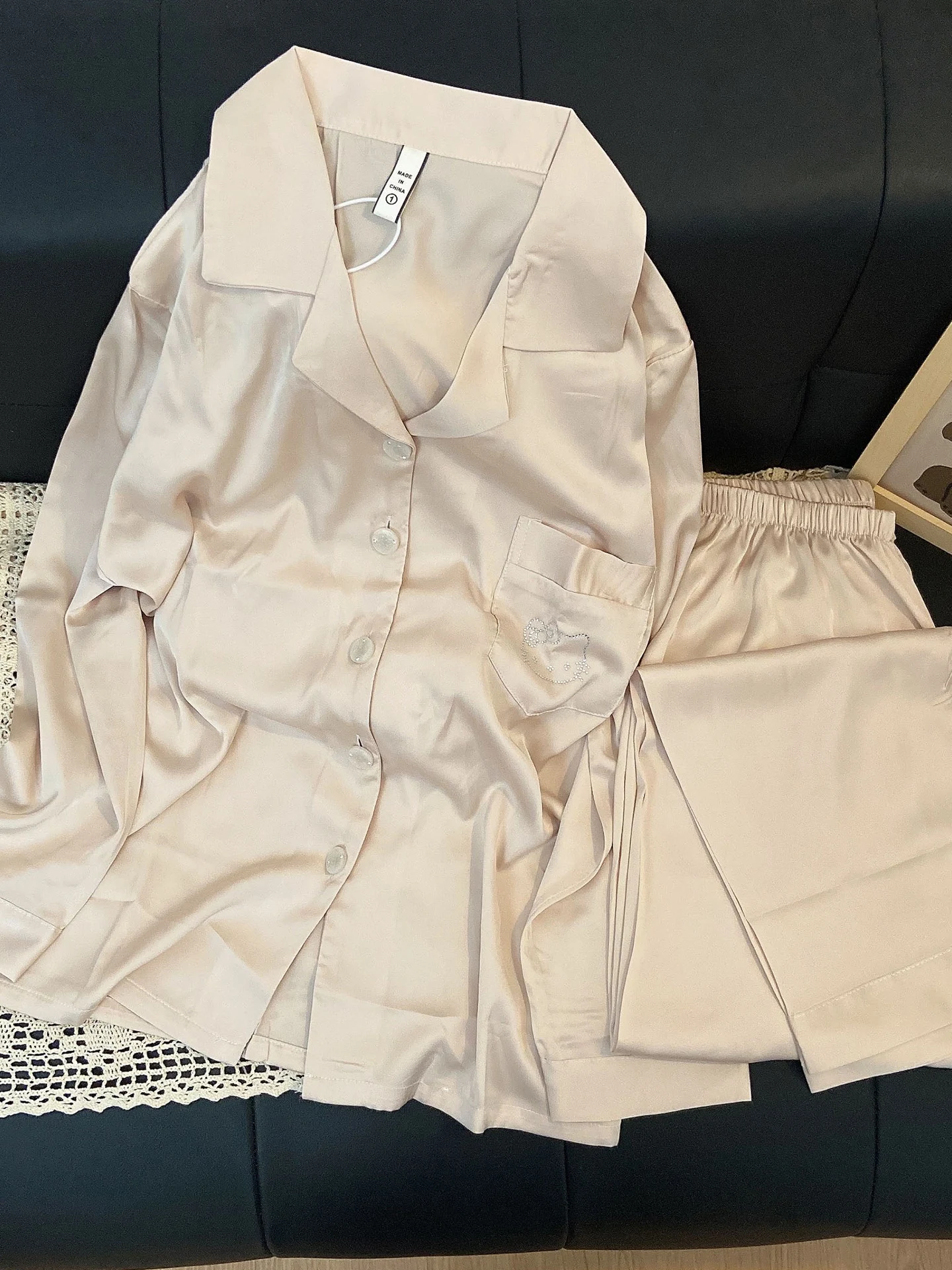 カジュアルシルクパジャマセット女性の長袖軽量ホーム服春秋アイスシルクプリント快適な通気性