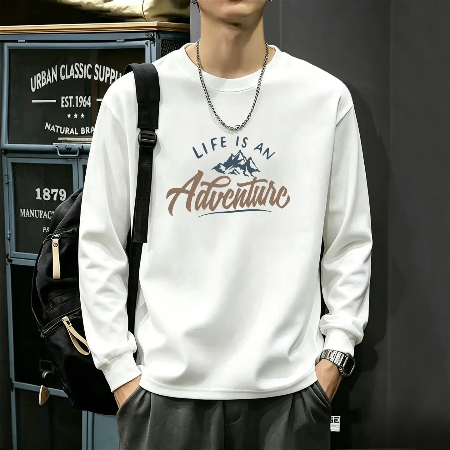 Men's new loose white long-sleeved T-shirt men's top