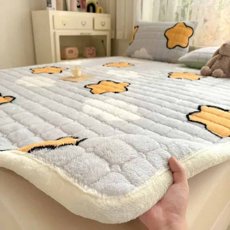 Winter Dormitory Soft Mattress Toppers Thick Warm Coral Velvet Bed Sheet Non-slip Mattress Cover Thin Bed Pad Tatami Floor Mat