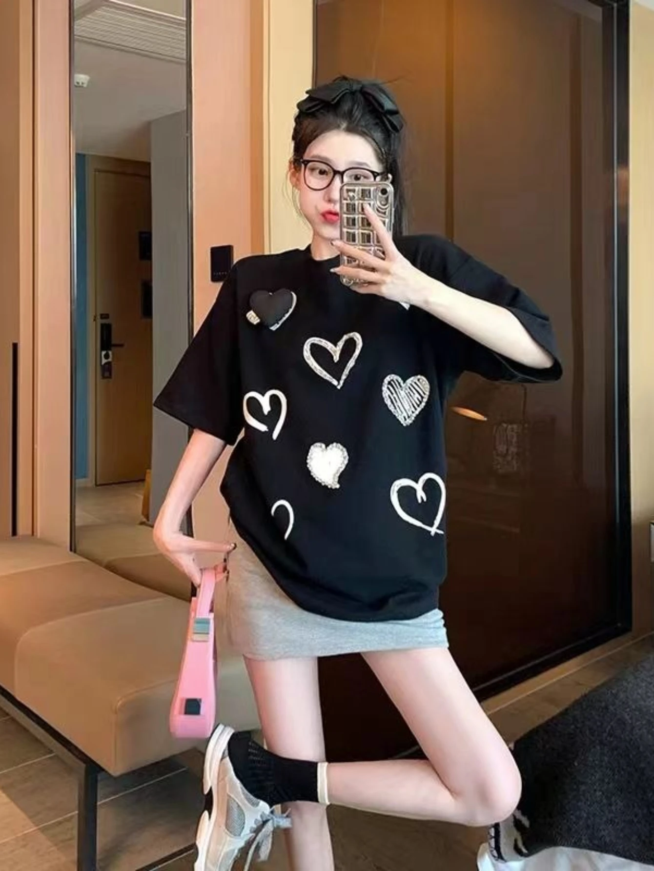 Summer Ladies Loose Black Tee Multiple Hand Drawn White Hearts Print Decorative Heart Patch Short Sleeve T Shirts