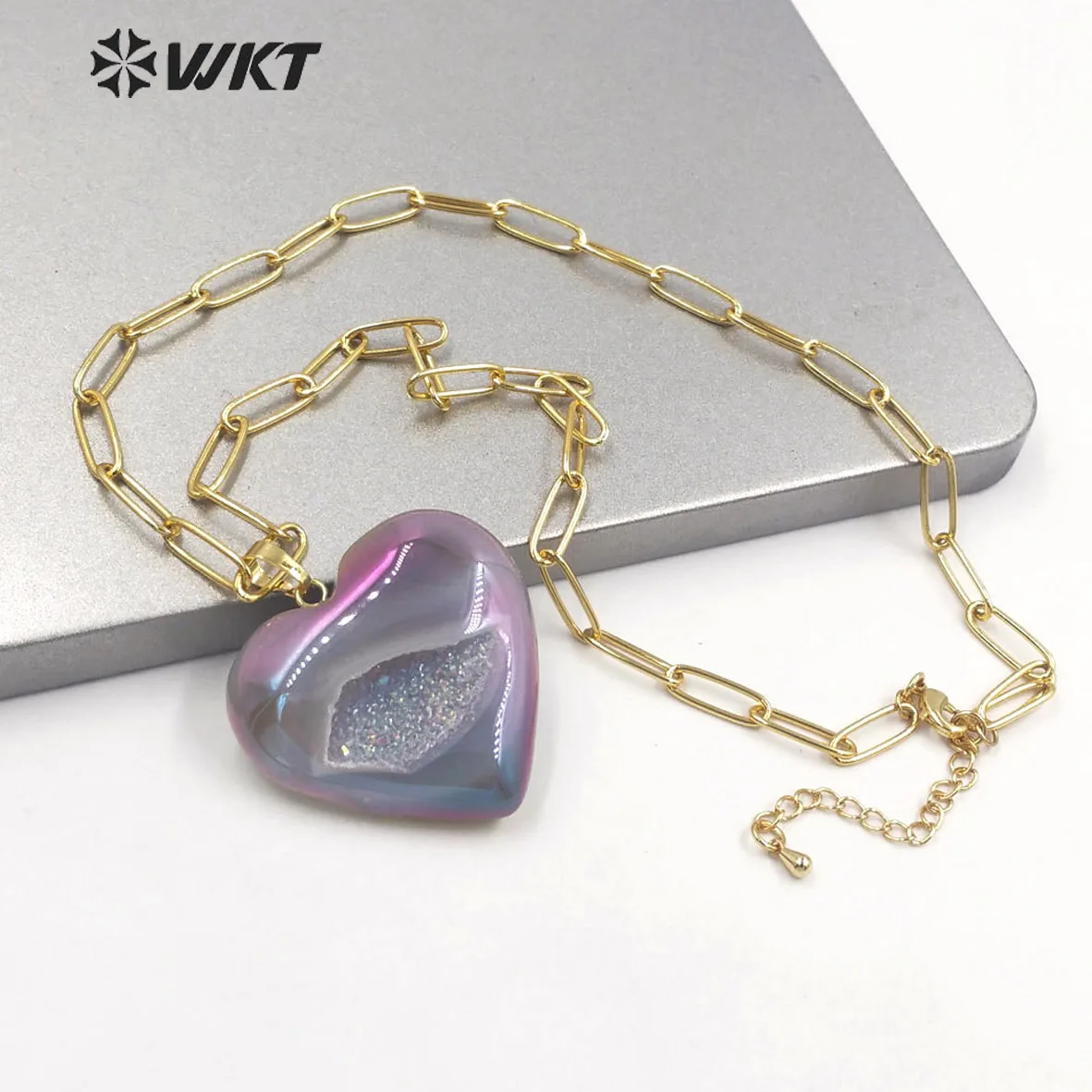 WT-N1394 Wholesale Precious Natural Grey Geode Druzy Agate Heart necklace Gold hand carved Aura stone necklace with link chain