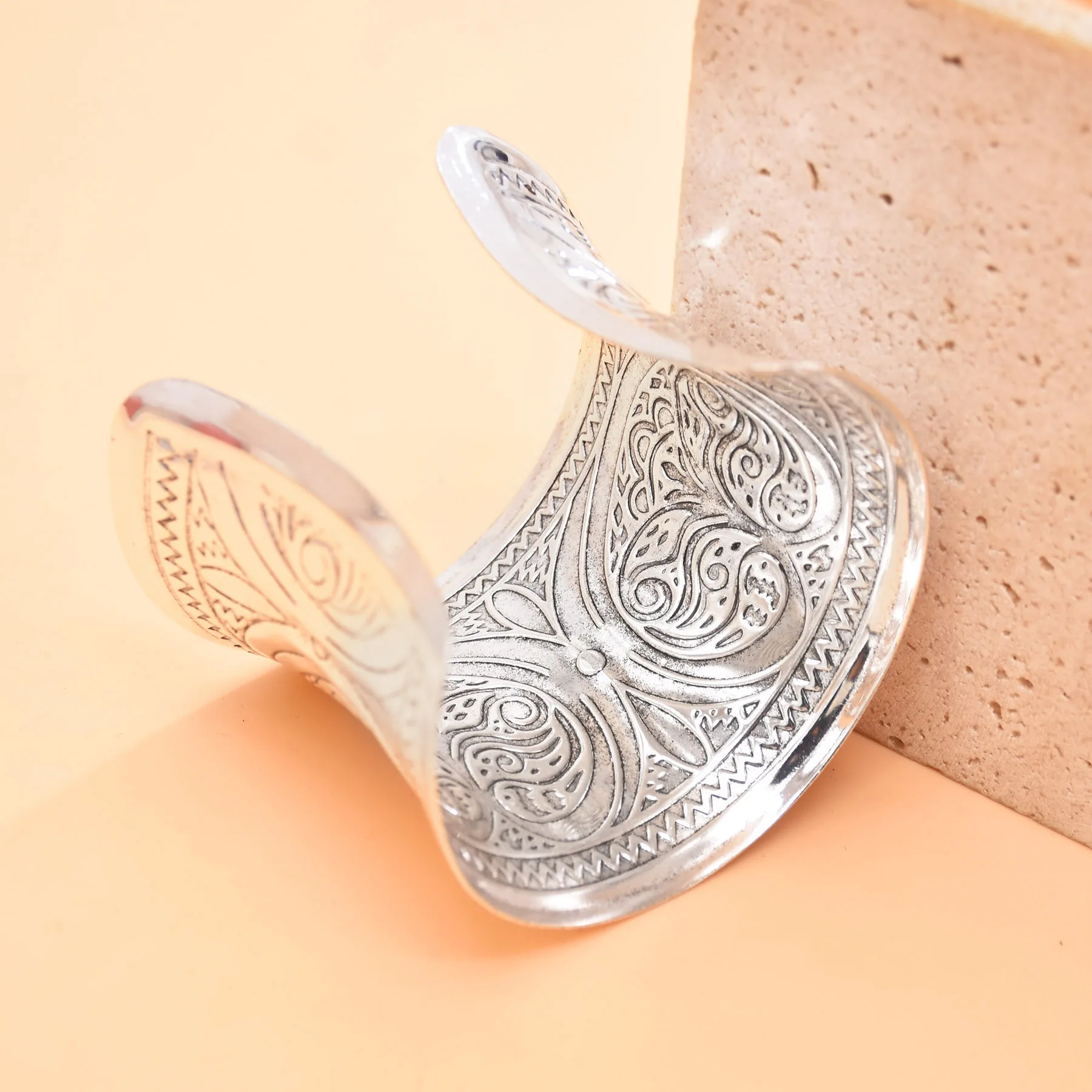 Ethnic Silver Color Metallic Exaggerate Cuff Bangles For Women Vintage Adjust Curved Boho Fashion Wide Bangle Jewelry Gift