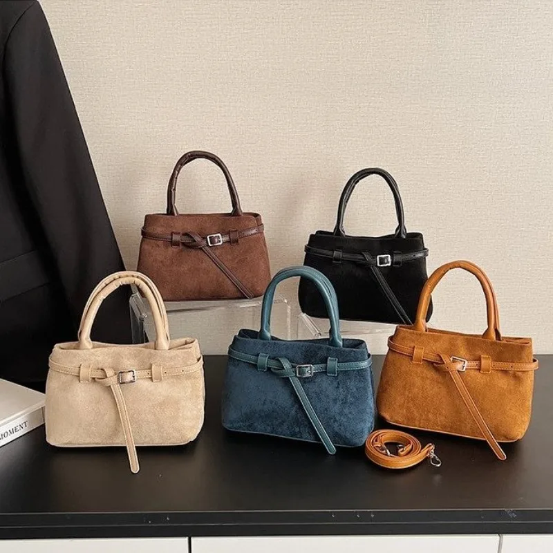 

Retro Minimalist Underarm Bag Half-Moon Shape Maillard Color One Shoulder Bag Ladies Commuting Practical