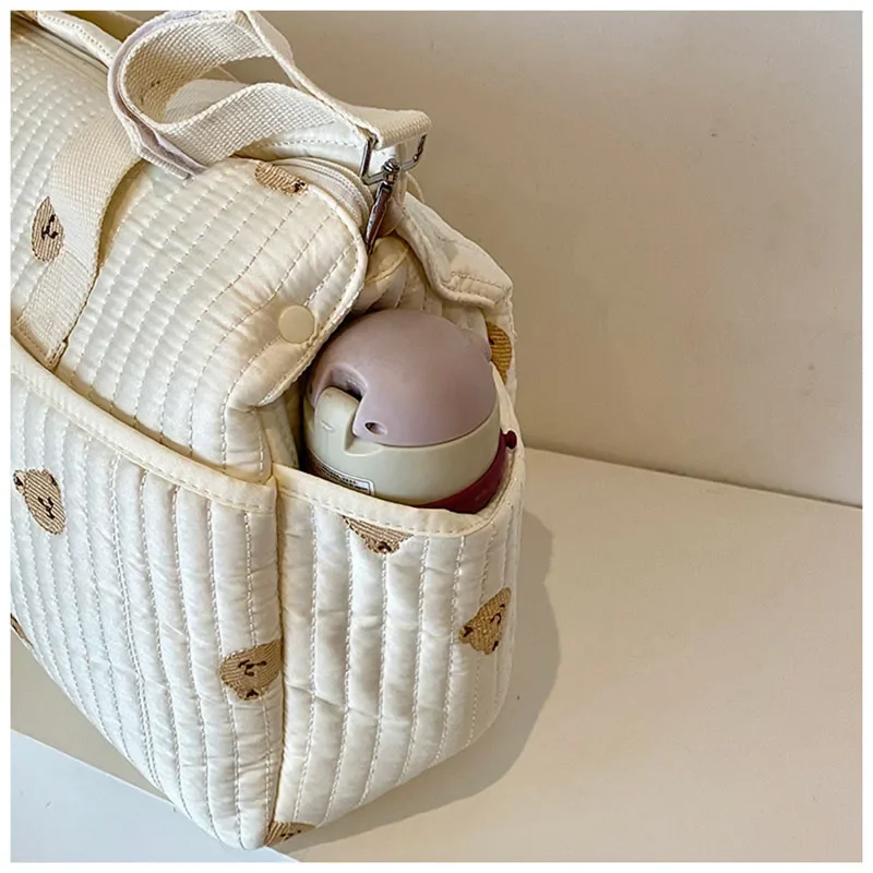 ใหม่ความจุสูงกระเป๋าปักหมีแม่และกระเป๋าถือเด็กขวดนมผ้าอ้อมแบบพกพารถเข็นเด็กกระเป๋า