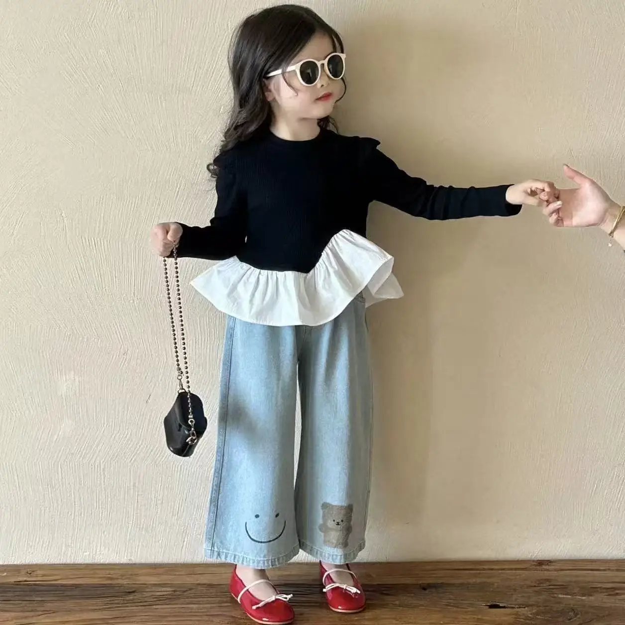

Girls Korean Version Children's Clothing Autumn New Girls Small Children Ruffled Foreign-style Top T-shirt Bear Jeans 2piece set