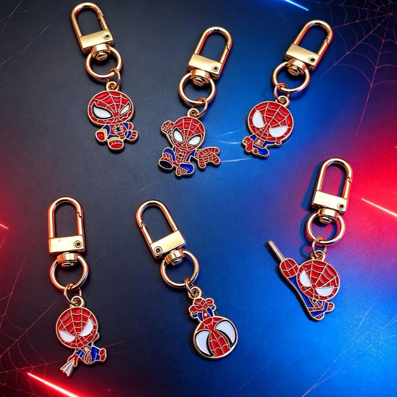 Marvel's Spider-Man keychain, men's key pendant, key decoration, small charm, creative U-shaped keychain