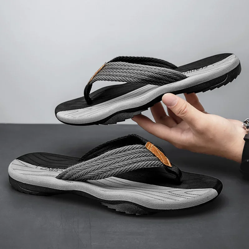 Fashion Men Flip Flops Summer Beach Flip Flops Men Casual Breathable Antiskid Beach Slippers Men Summer Outdoor Slippers Men