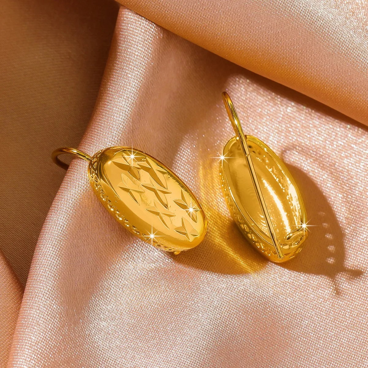 

Niche Unique Retro Embossed Gold Ear Hooks For Women 24K Gold AU999, Special pattern hard to duplicate