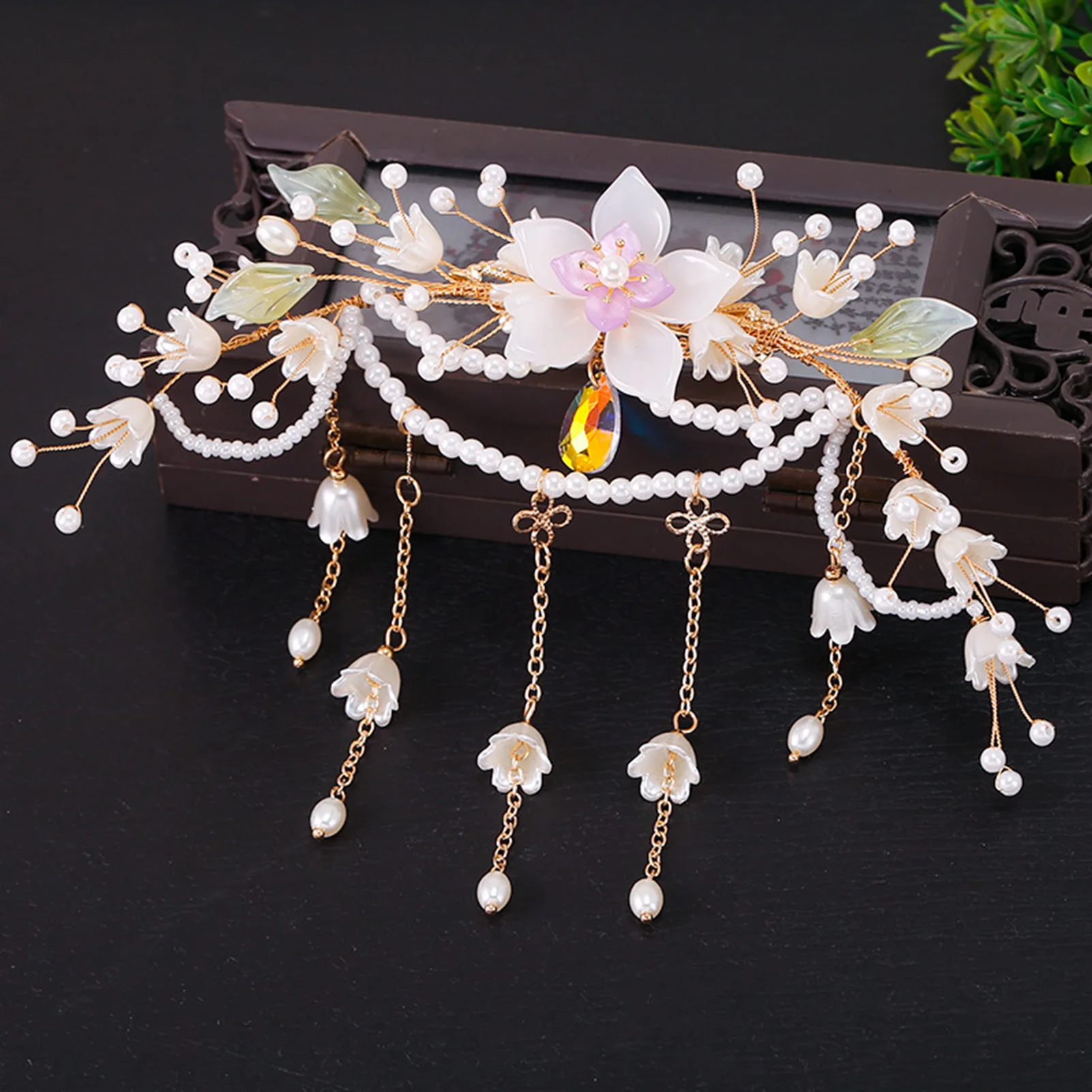 

Floral Hair Clip with Fringe Tassel Vintage Bohemian Hairpin for Hanfu/Cheongsam Alloy Metal Hair Accessory with Pearl