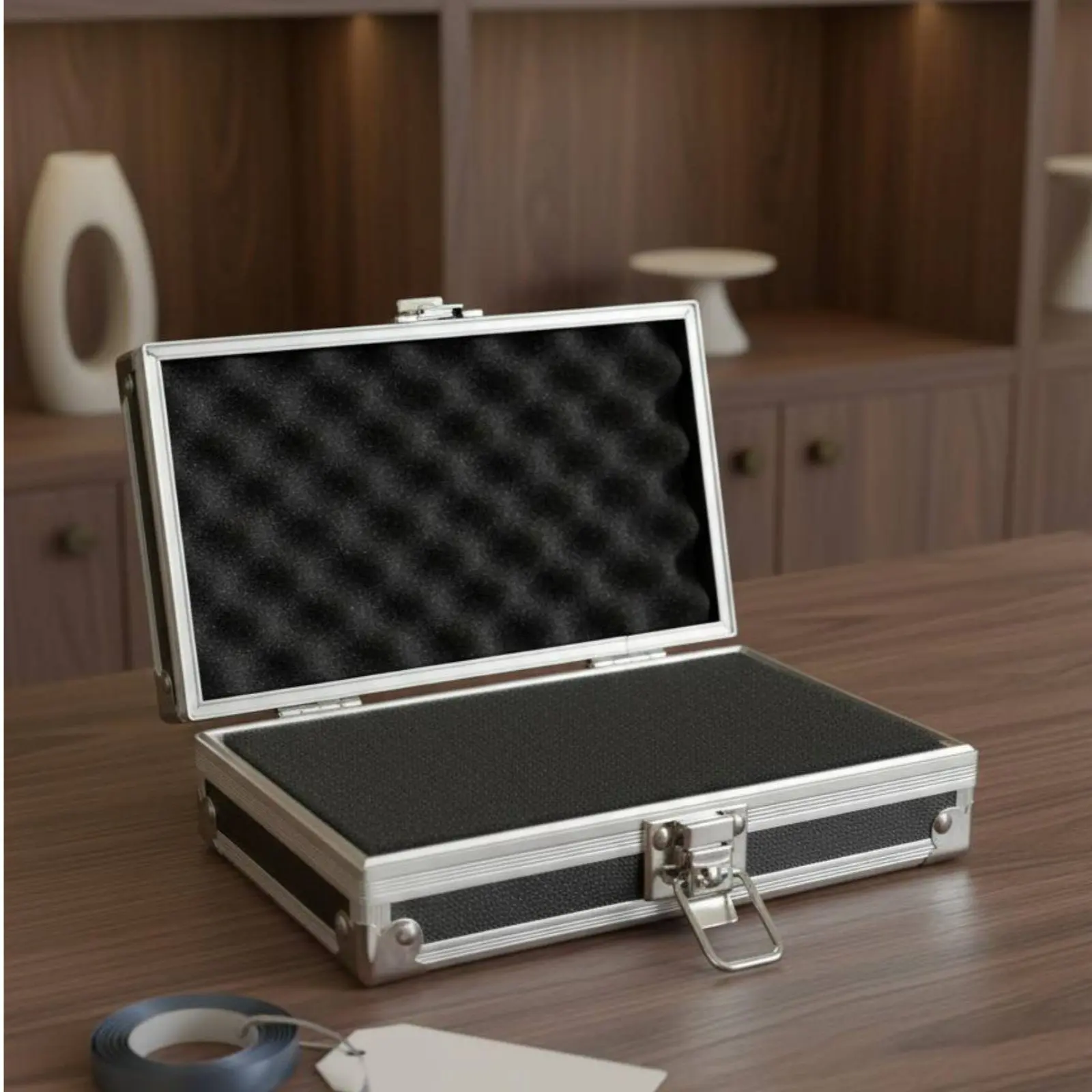 maleta-de-ferramentas-de-aluminio-versatil-e-resistente-com-espuma-interna-alca-ergonomica-e-a-prova-de-choque-para-colecionadores-e-canteiros-de-obras