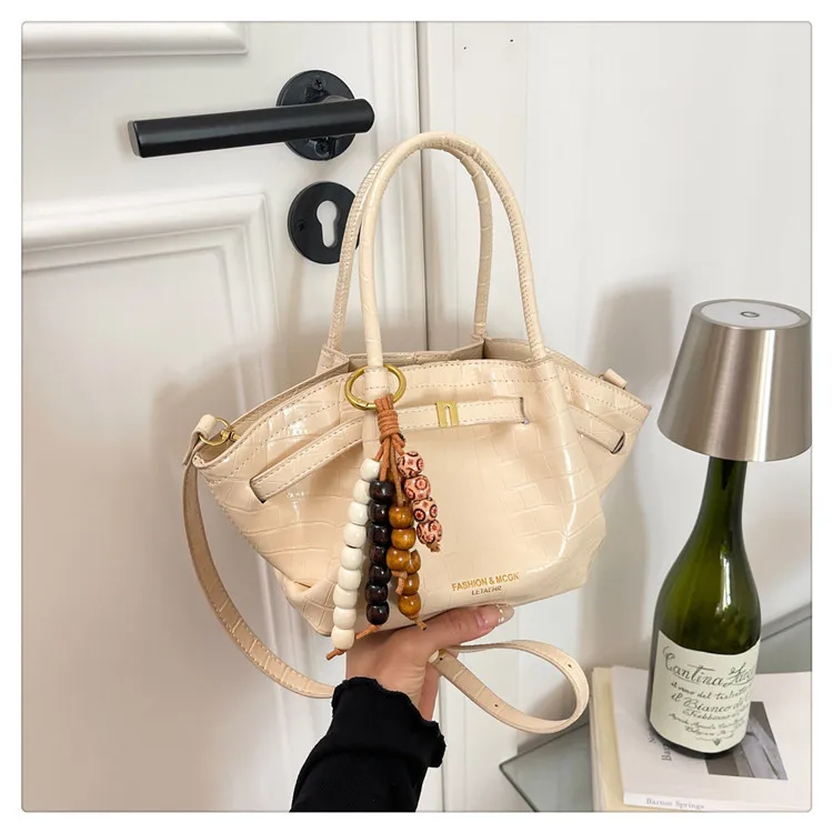 

2025 Autumn Winter Women's Tote Bag, Genuine Leather Large Capacity Shoulder Bag, Spacious Underarm Purse for Daily Commute