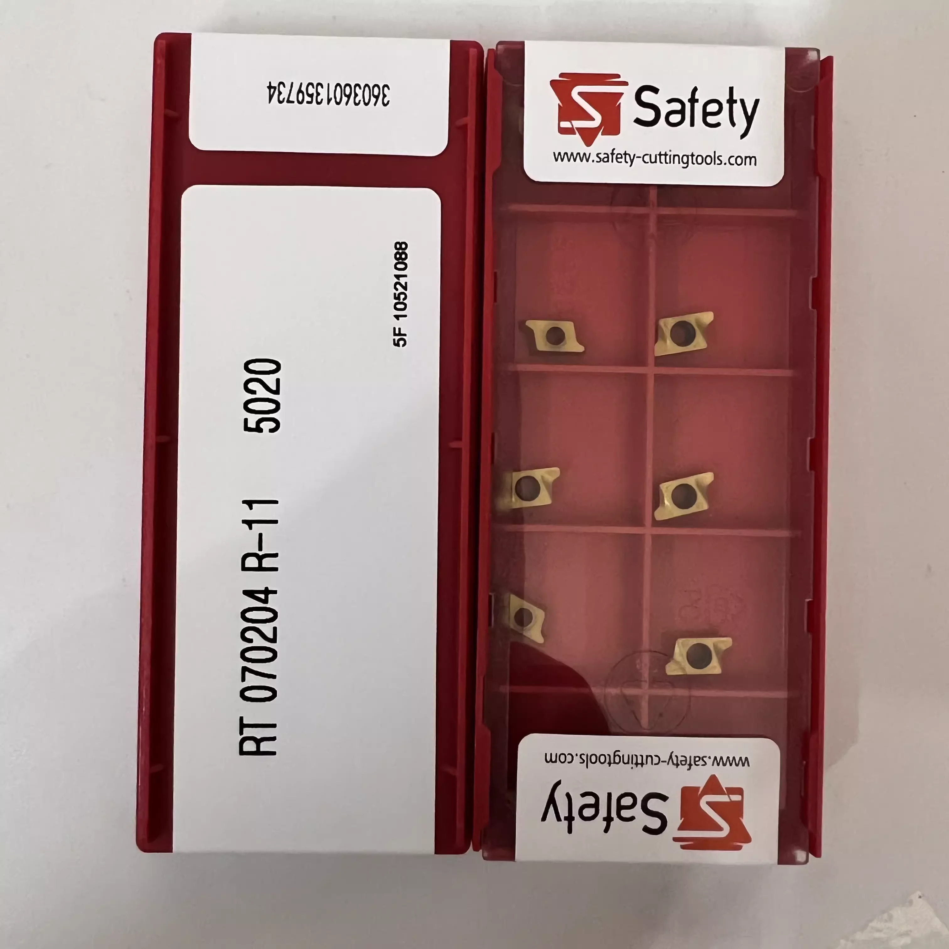 

Hard alloy cutting blades RT070204R-11 5020