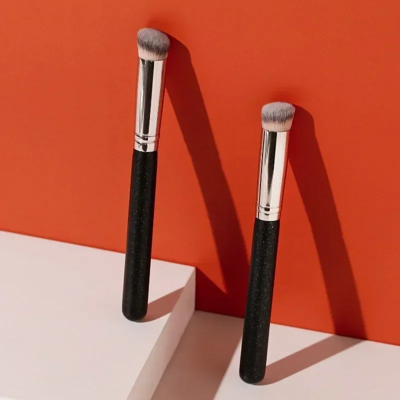 Foundation Concealer Brush women Flawless Under-Eye, Dense Face Makeup Brush for Blending, Multi-Functional soft Bristles