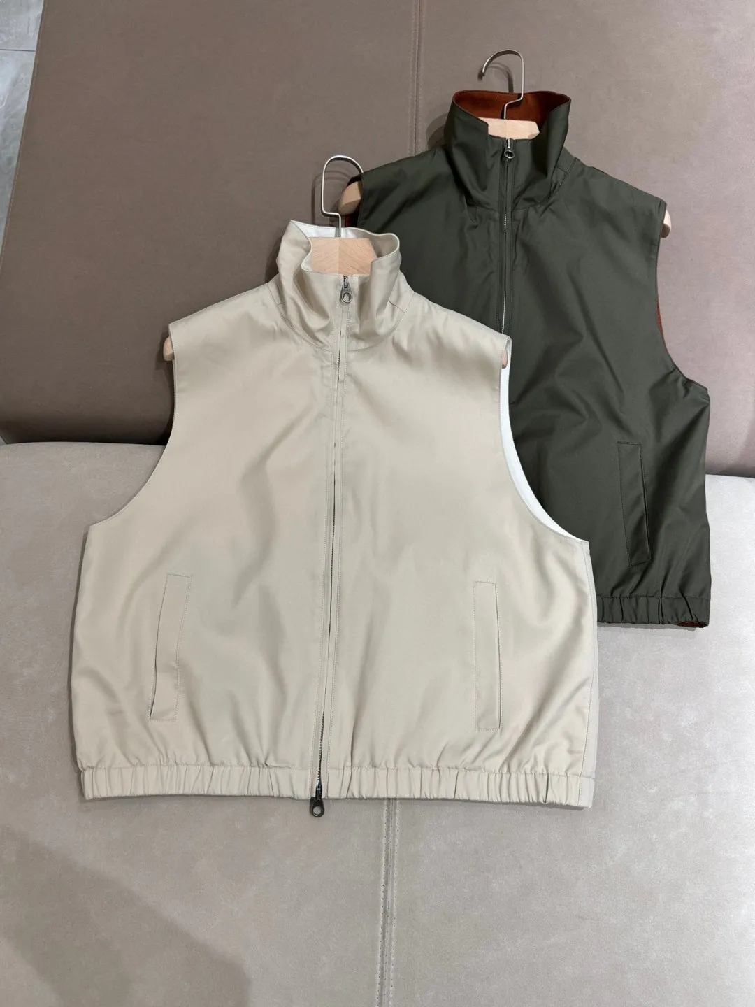

Autumn 2024 L*P Women's Sleeveless Jacket Thin Vest Coat 100% Wool Linner