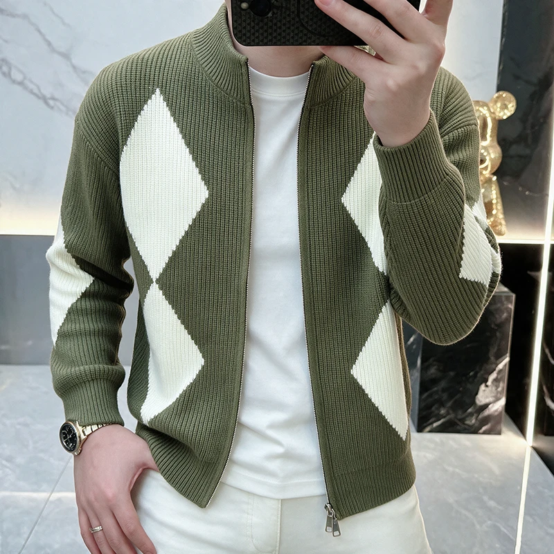 2026 New Fall Winter High End Luxury Knit Cardigan Man Thick Warm Mens Sweatercoat Korean Fashion Argyle Male Zipper Jacket Coat view 3