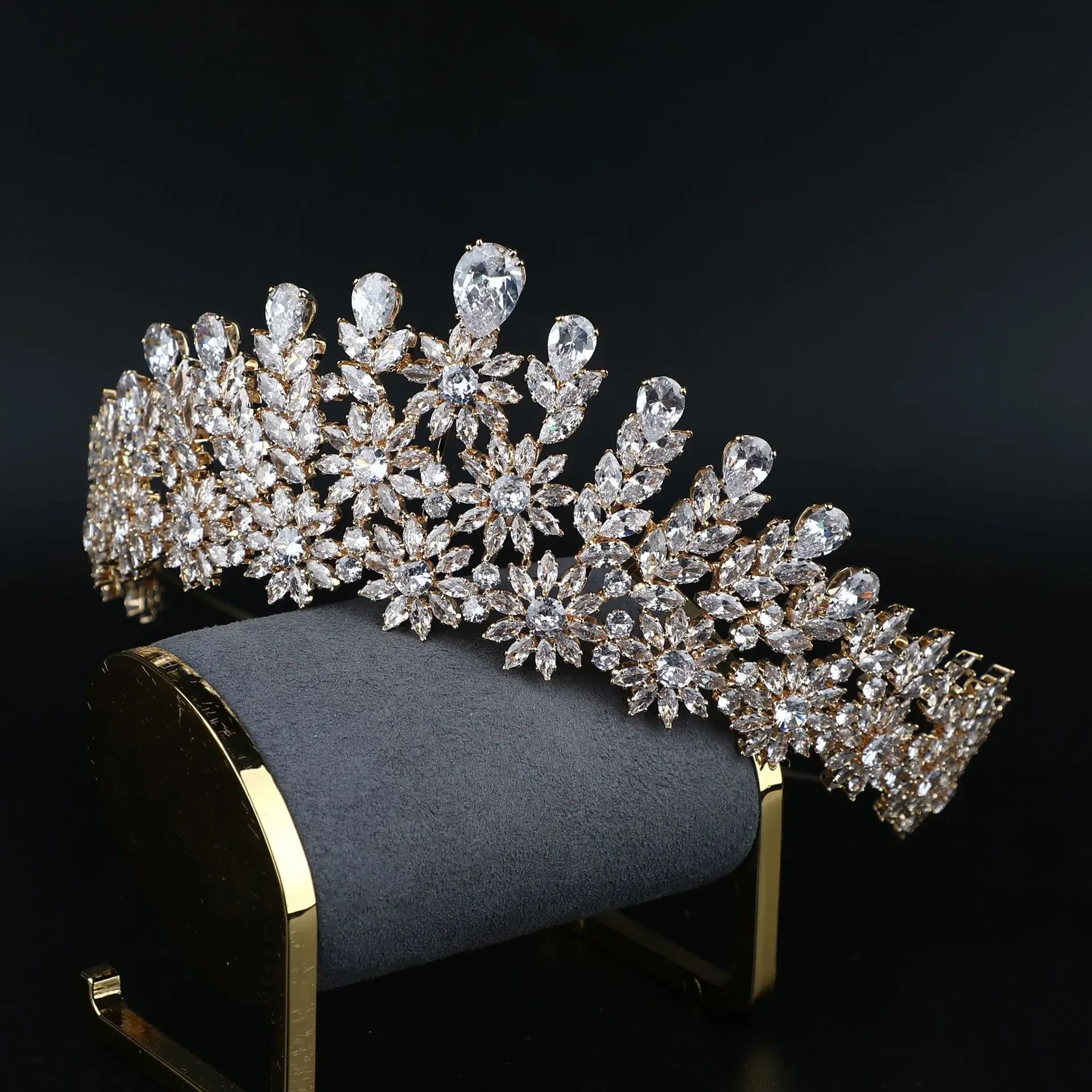 

Luxury Bridal Tiara Crown For Wedding Headpiece Cubic Zirconia Queen Princess Crown For Women prom Bride Hair Jewelry Headdress