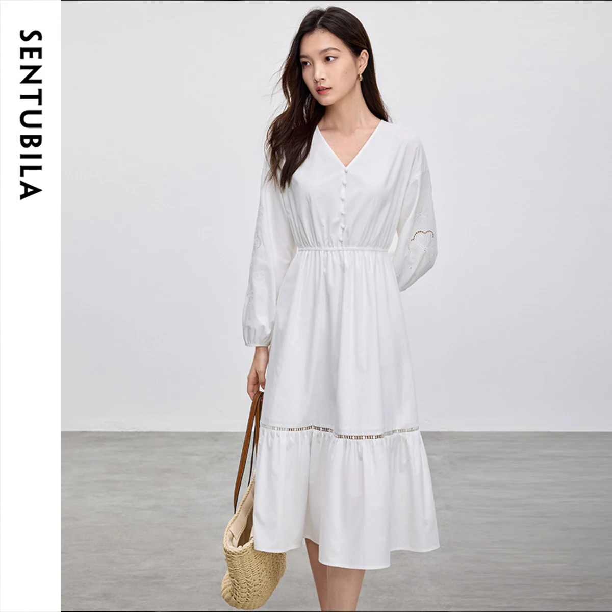SENTUBILA فساتين نسائية بيضاء 2025 ربيع القطن الجوف التدريجي التطريز عطلة الخامس الرقبة نفخة الأكمام ألف خط فستان طويل 151L58210 #3