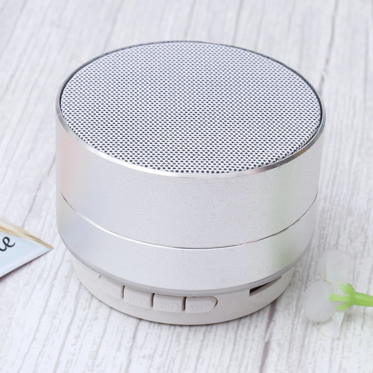 

Compact Metal Speaker 3D Surround Sound Wireless Stereo Bass for Phone Laptop Outdoor Portable Silver Fm Radio LED