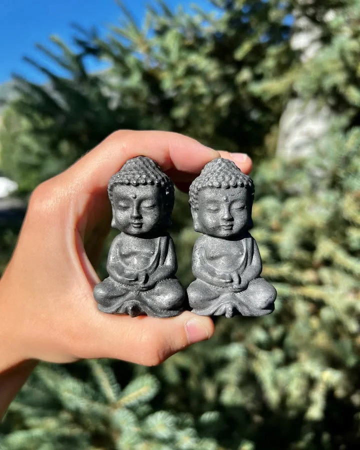 1pc Black Shungite Statue,Buddha Figurine Crystal Carving,Perfect for Desk Decor,Gifts Home Decor,with Intricate Detailing view 3