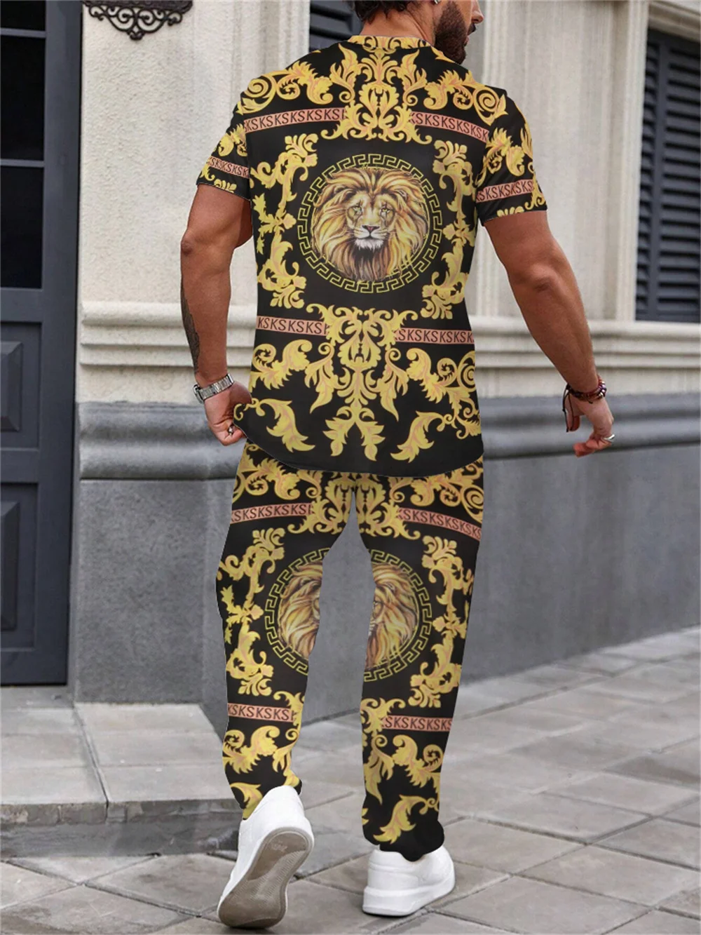 New Summer Men's short Sleeve and trousers golden Lion Print T-shirt trouser Men's suit Trend pants t Tracksuits 2 Piece Set