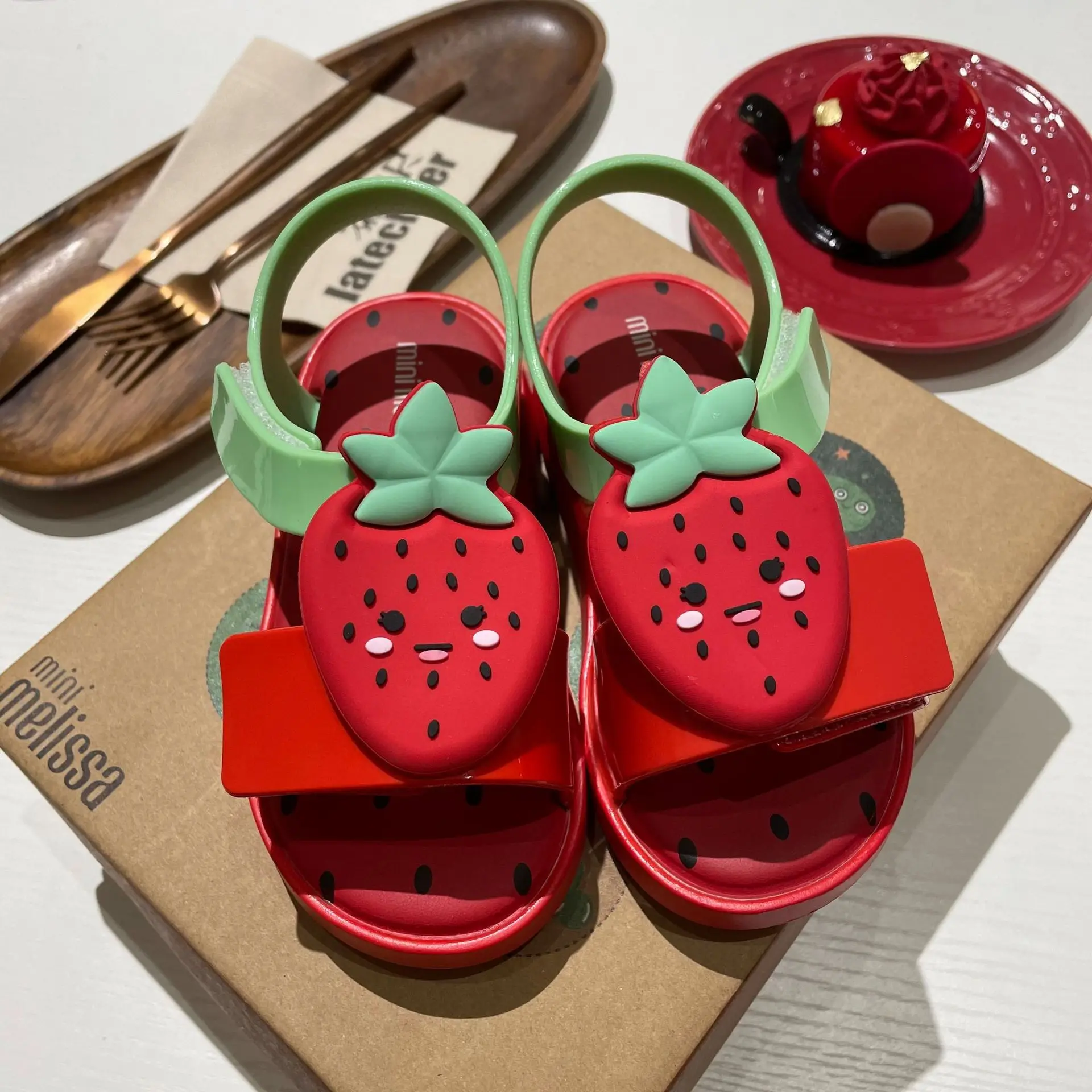 Children\'s shoes Jelly shoes Strawberry watermelon pineapple avocado fruit Summer flat shoes for boys and girls