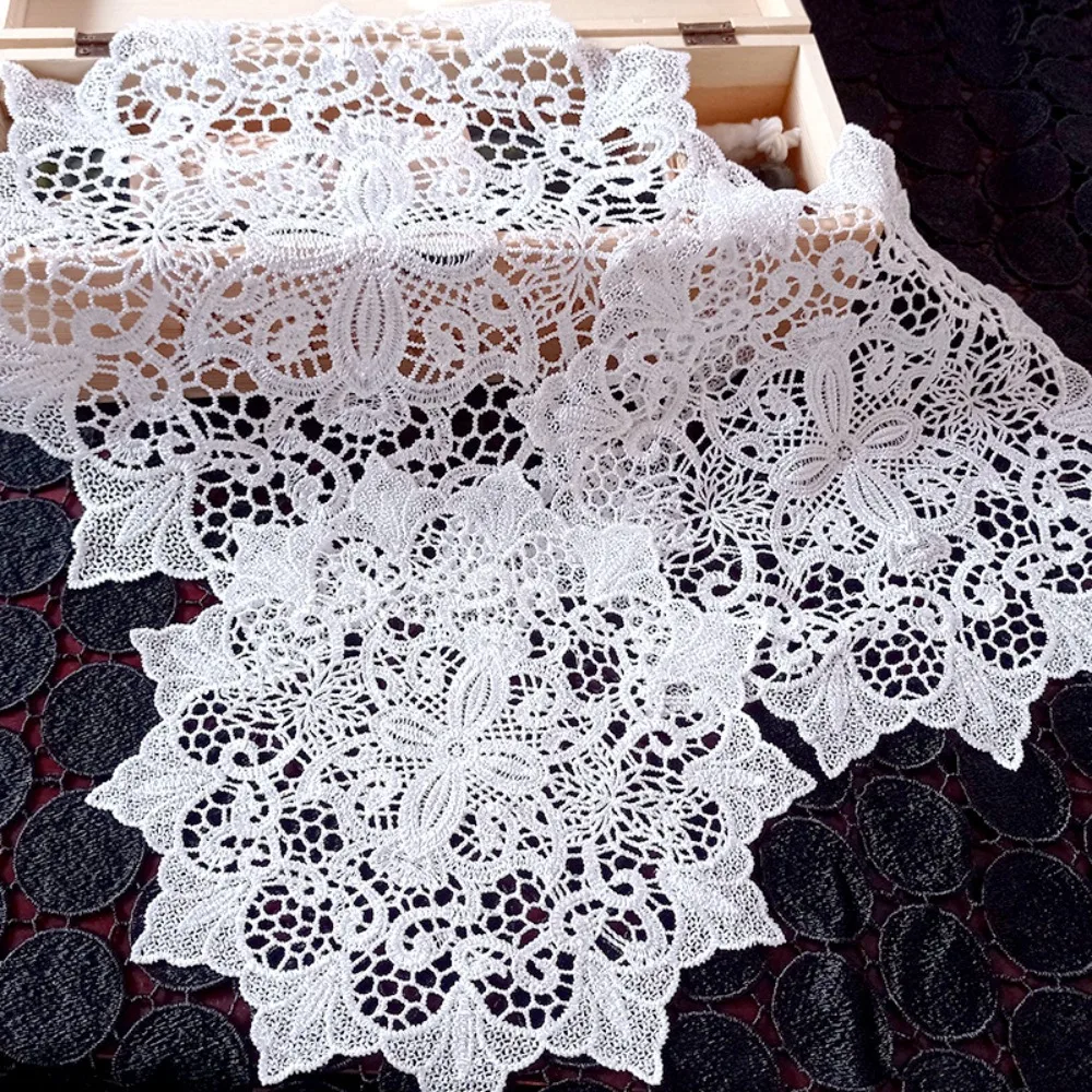 Ornament Prop Lace Embroidery Table Cloth Round Hollow Coffee Coaster White Tea Pad Mat Table Cup Mat for Kitchen Table