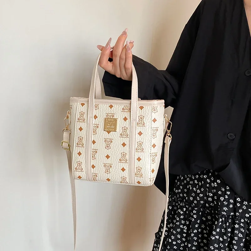 

Simple Classic Leather Tote Bag With Minimalist Design Solid Color And Large Capacity For Women Casual Commuter Use