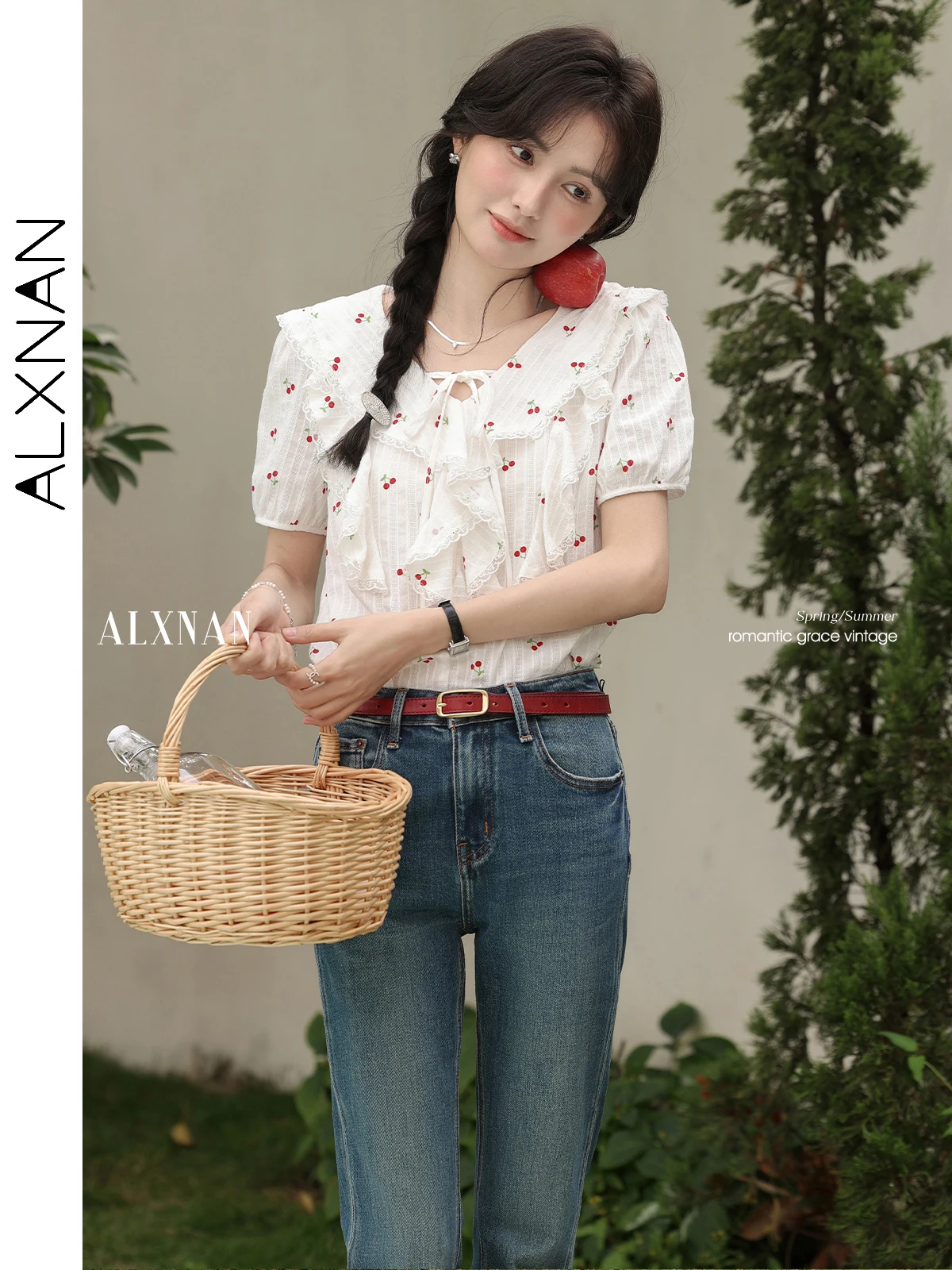 ALXNAN เสื้อเชิ้ตผู้หญิงน่ารักลายเชอร์รี่ผ้าฝ้าย 100% เสื้อเบลาส์ปกปีเตอร์แพนดีไซน์ระบายแขนสั้นเสื้อสตรี L53556